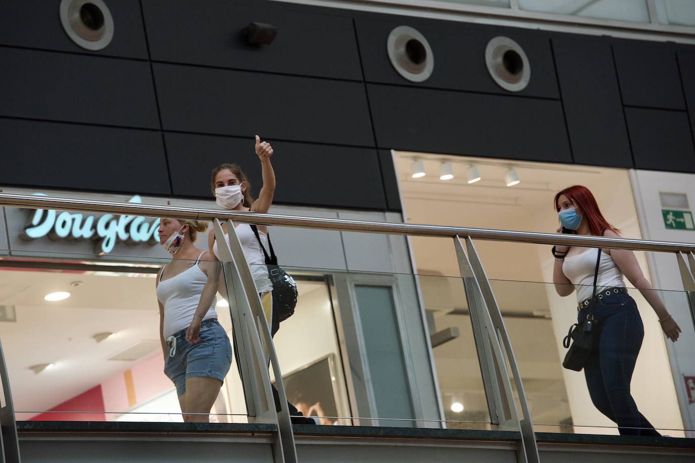 Fotos: Los centros comerciales vuelven tras más de dos meses