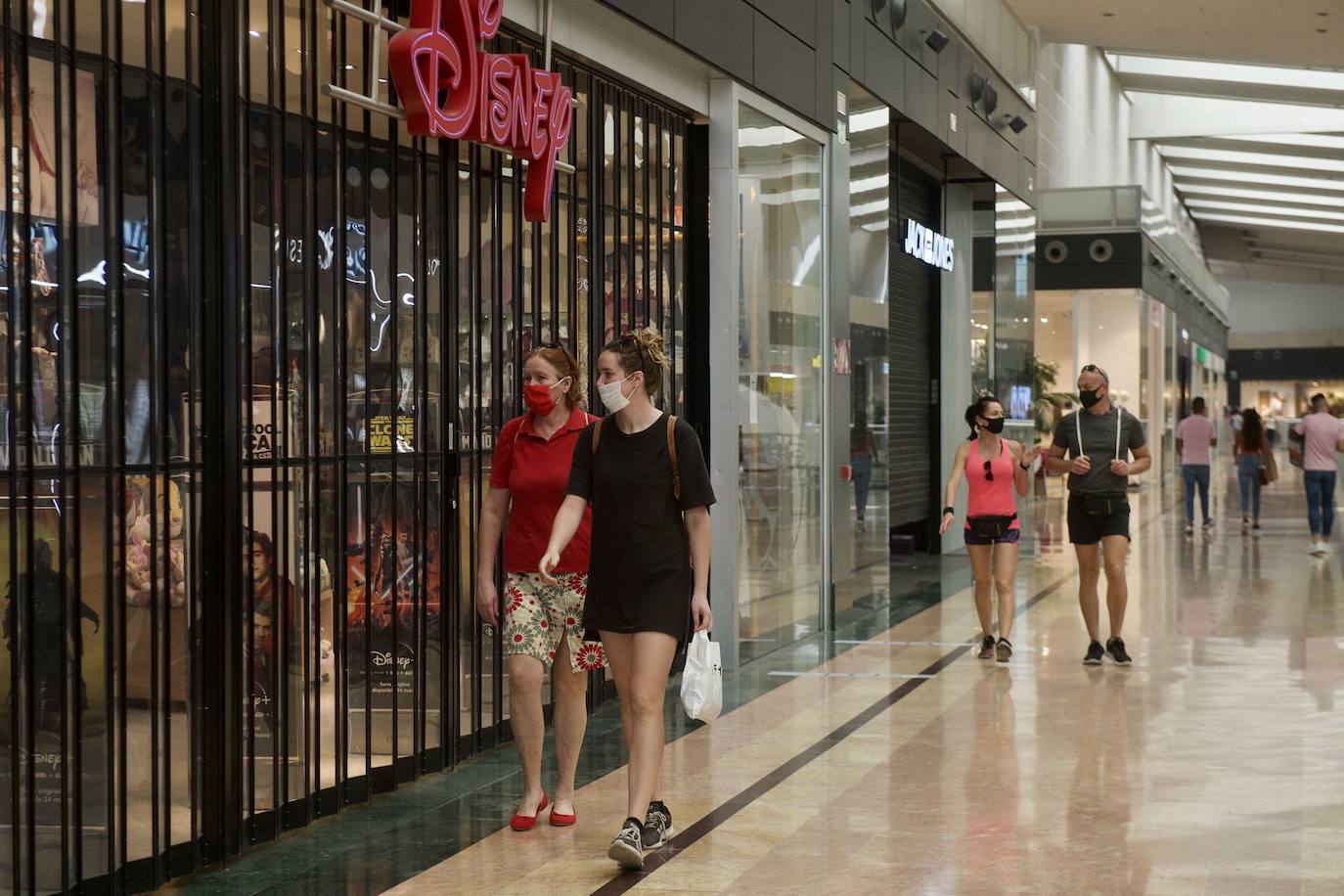 Fotos: Los centros comerciales vuelven tras más de dos meses