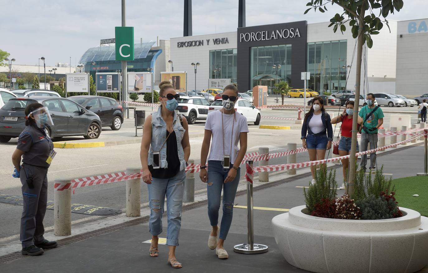 Fotos: Los centros comerciales vuelven tras más de dos meses