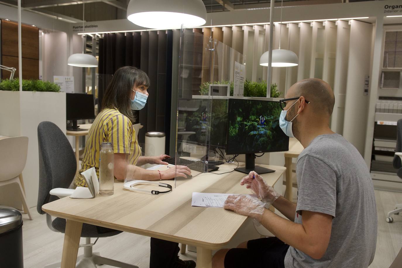 Fotos: Los centros comerciales vuelven tras más de dos meses