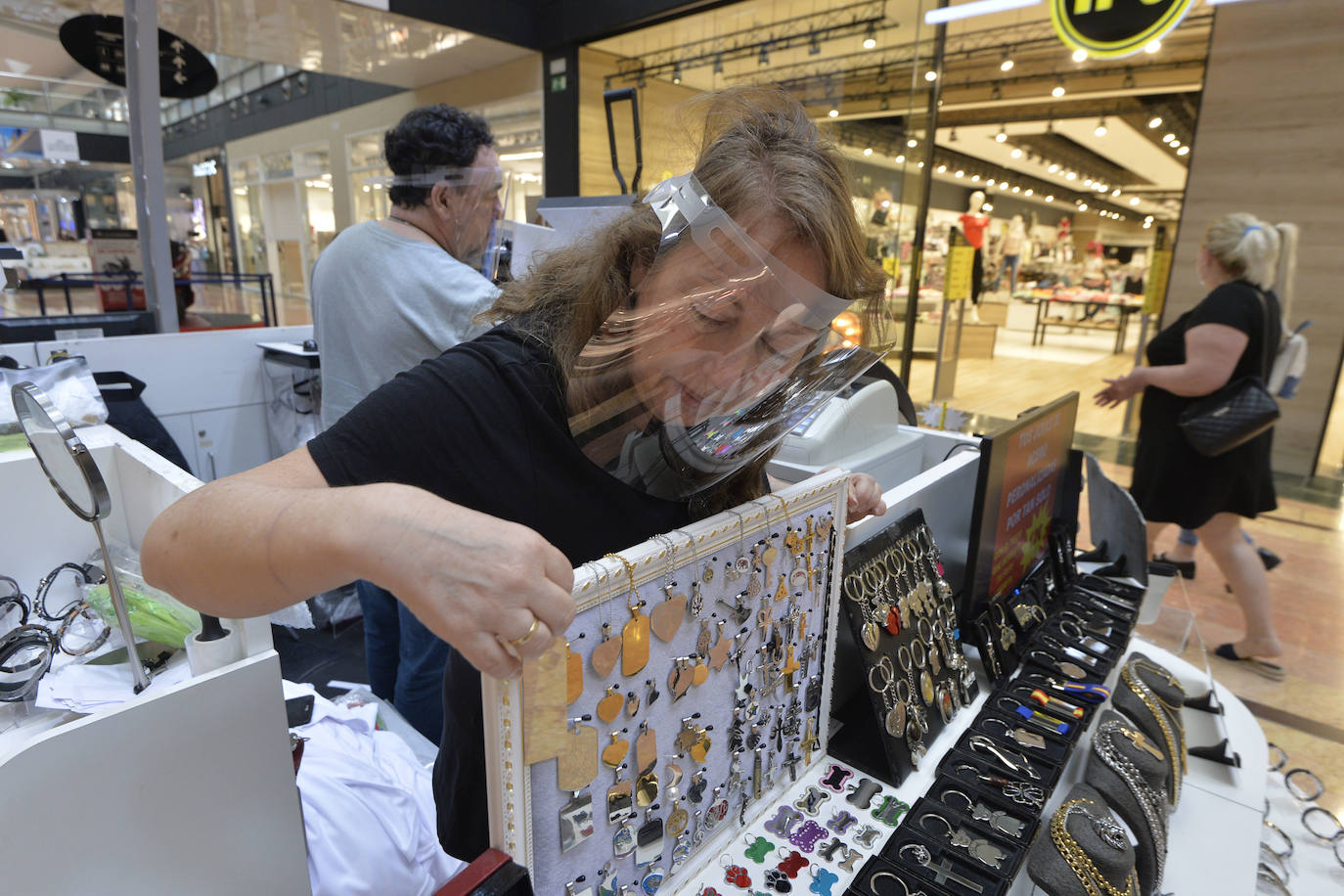 Fotos: Los centros comerciales vuelven tras más de dos meses