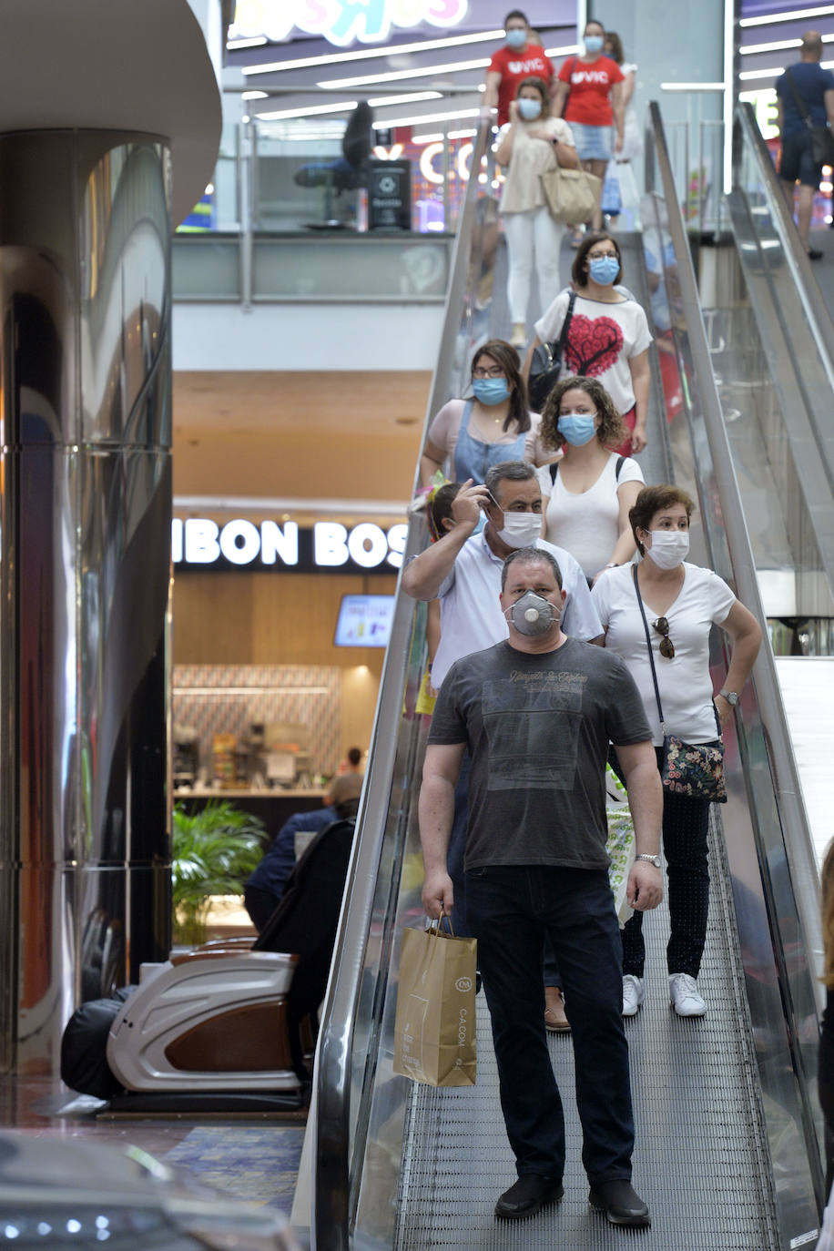 Fotos: Los centros comerciales vuelven tras más de dos meses