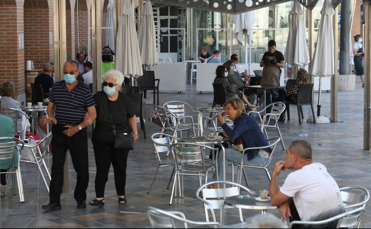 Una terraza de Totana, este jueves.