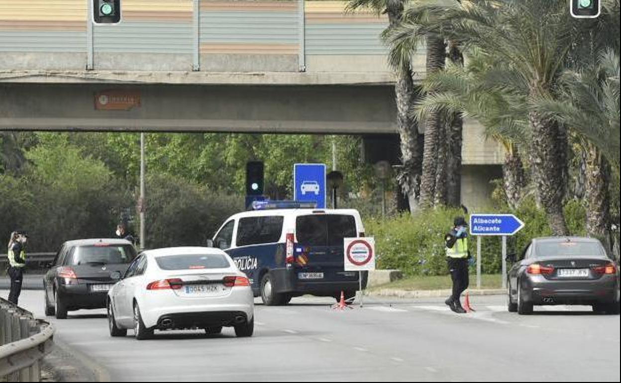 Un control en Murcia en las salidas a otras provincias.
