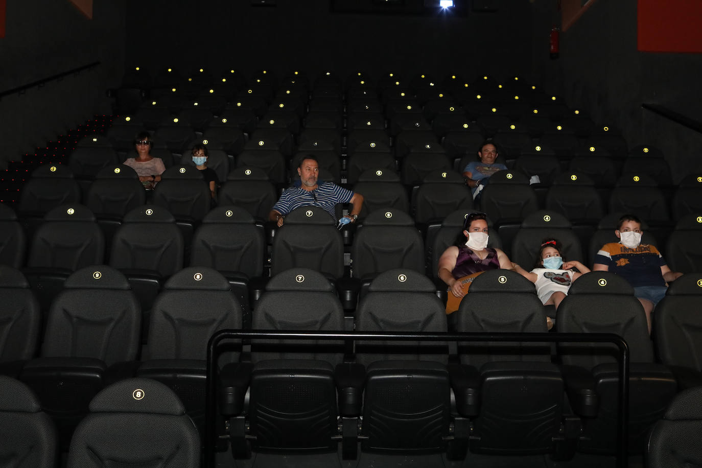 Fotos: Vuelve a abrir el cine del Parque Almenara de Lorca