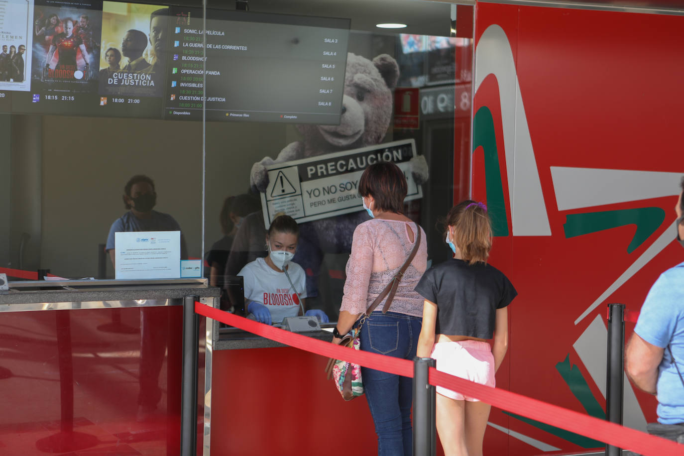 Fotos: Vuelve a abrir el cine del Parque Almenara de Lorca