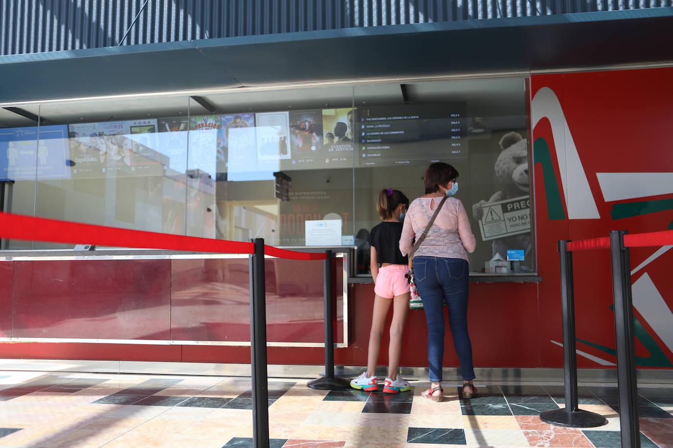 Fotos: Vuelve a abrir el cine del Parque Almenara de Lorca