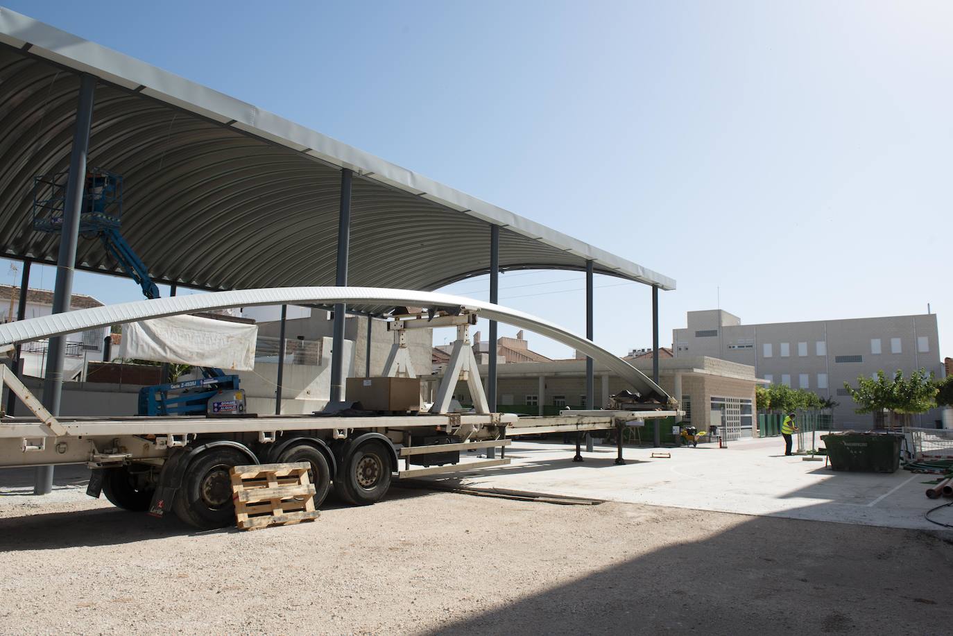 Fotos: El polideportivo del colegio de Puebla de Soto podrá utilizarse todo el año