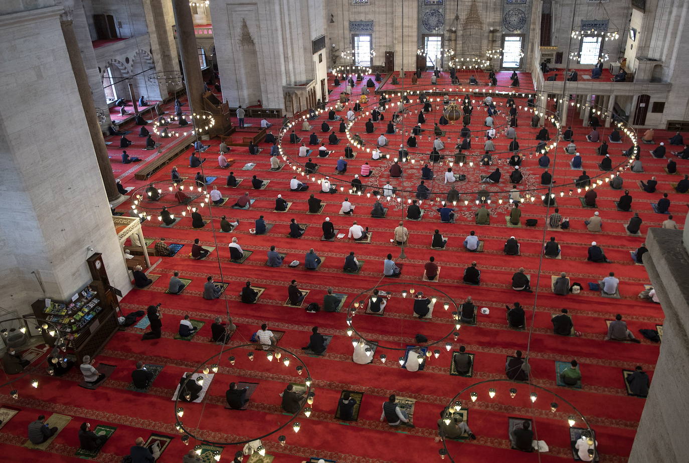 Fotos: La mezquita de Solimán abre sus puertas