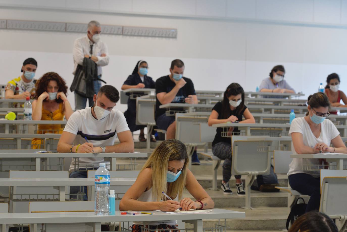 Fotos: Las pruebas de acceso a la Universidad para mayores estrenan el protocolo de seguridad