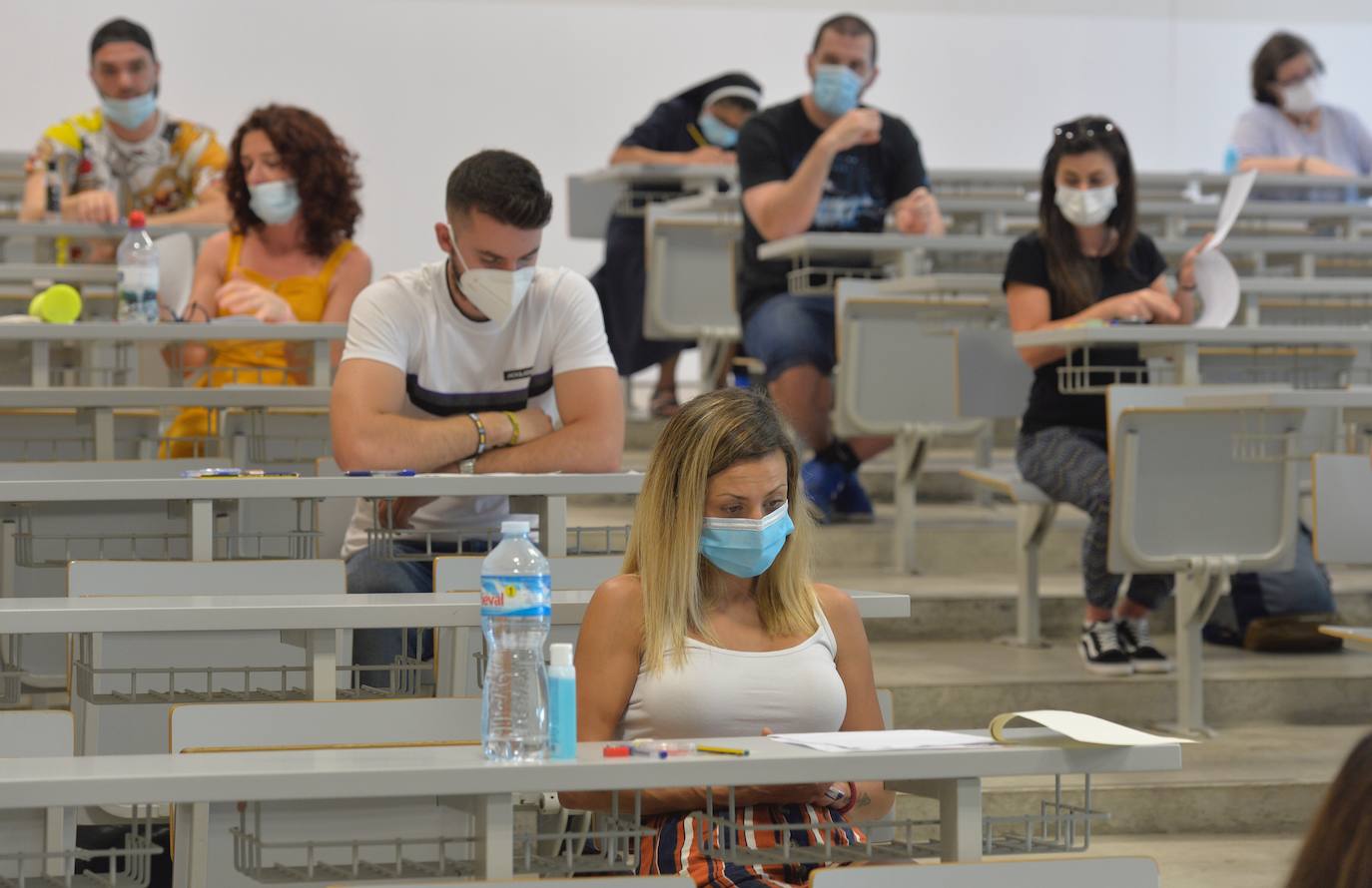 Fotos: Las pruebas de acceso a la Universidad para mayores estrenan el protocolo de seguridad