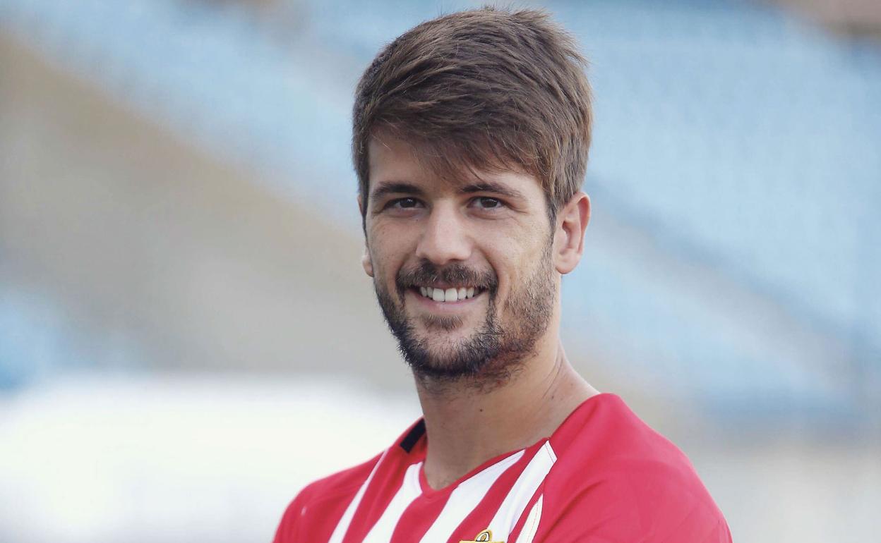 Mario Abenza, con la camiseta del Almería, en una imagen de 2018. 