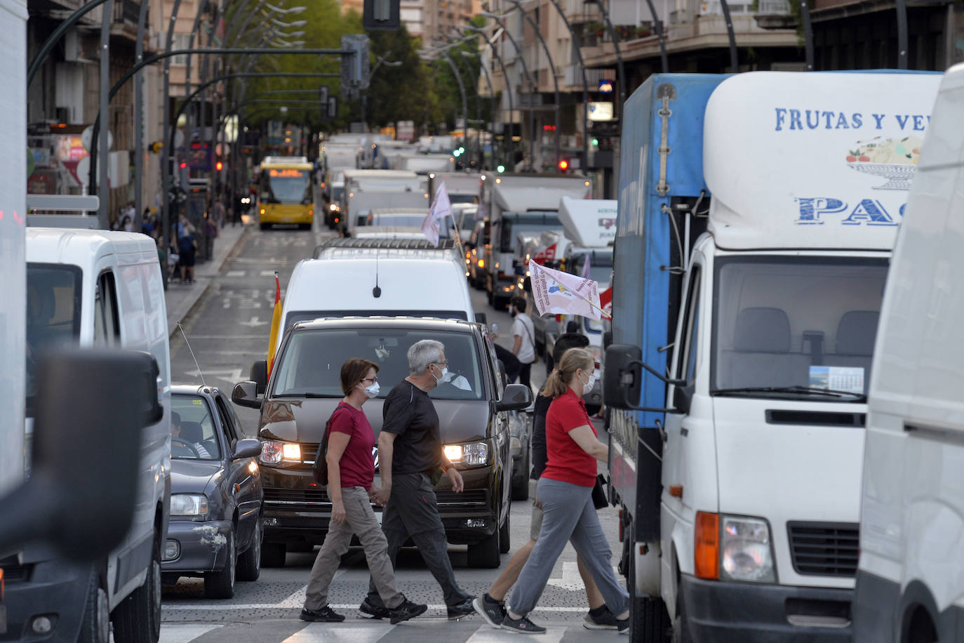 Fotos: Los vendedores de mercadillos se manifiestan en Murcia para reclamar la apertura de la venta ambulante