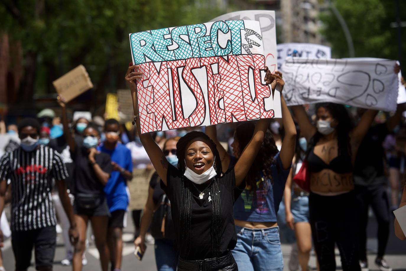 Fotos: Centenares de personas claman en Murcia contra el racismo en honor a George Floyd