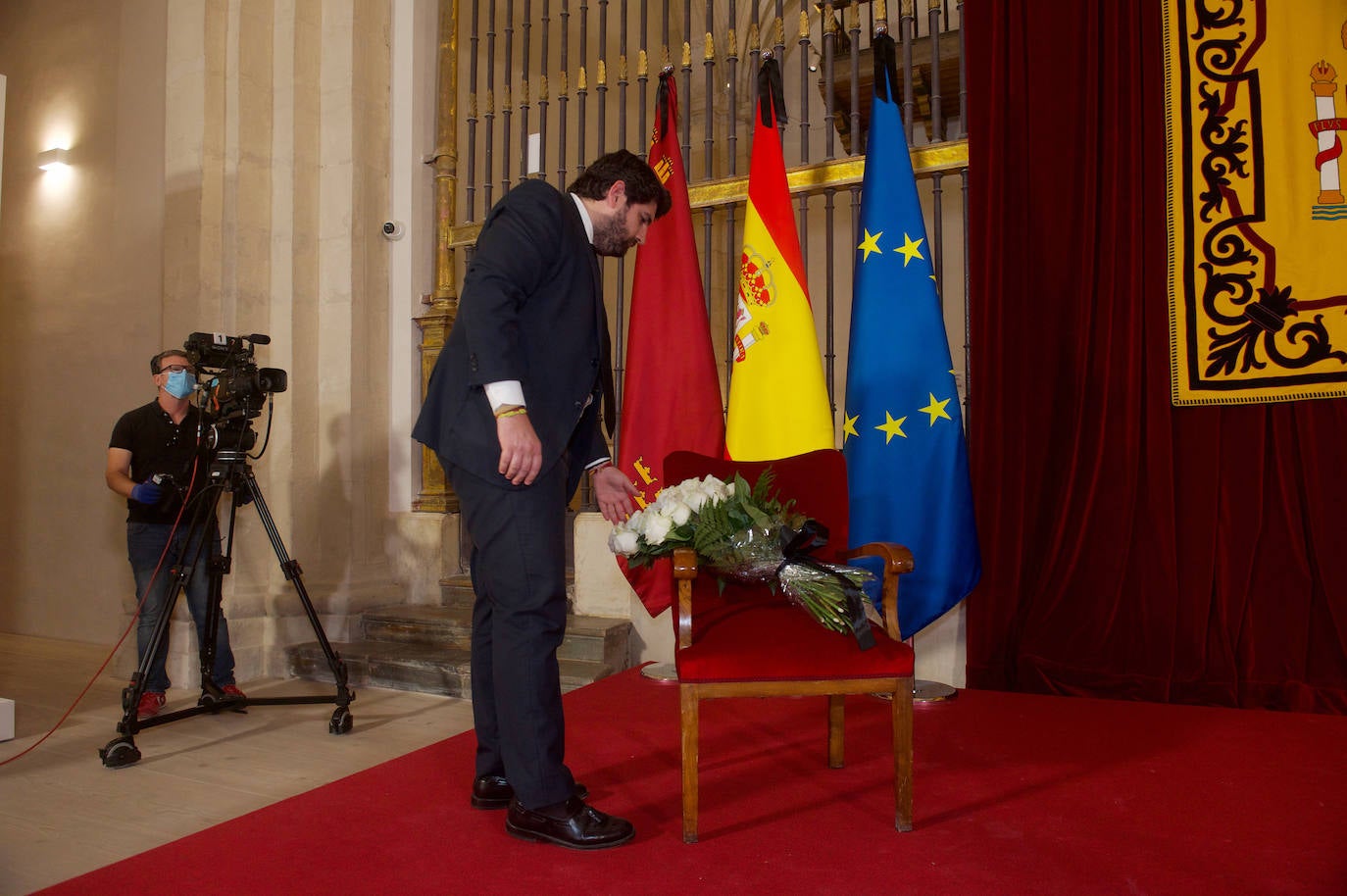 Fotos: Miras apela al entendimiento en un 9-J marcado por el recuerdo a las víctimas del coronavirus