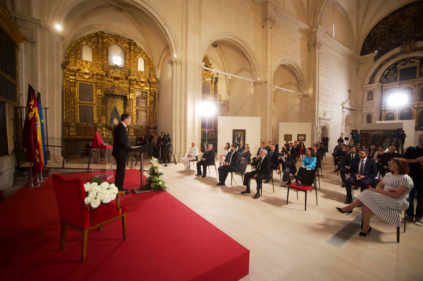 Fotos: Miras apela al entendimiento en un 9-J marcado por el recuerdo a las víctimas del coronavirus