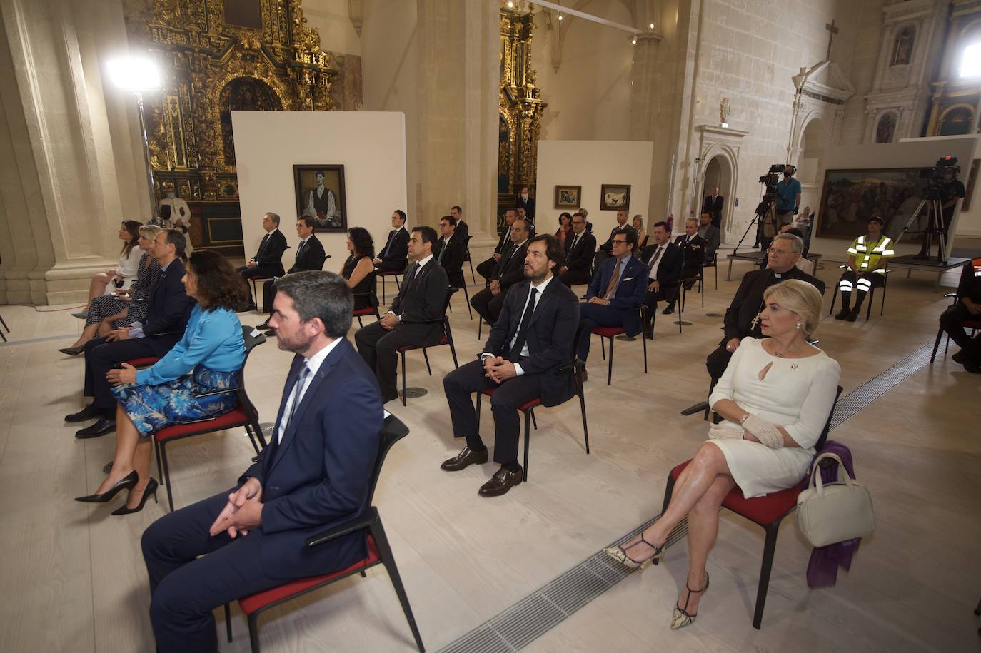 Fotos: Miras apela al entendimiento en un 9-J marcado por el recuerdo a las víctimas del coronavirus