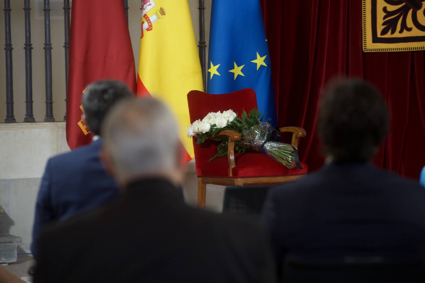 Fotos: Miras apela al entendimiento en un 9-J marcado por el recuerdo a las víctimas del coronavirus