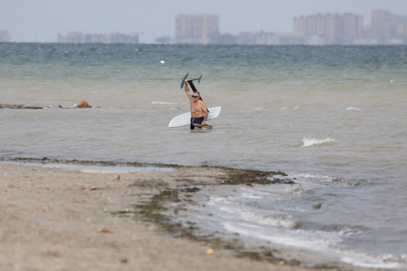 Fotos: Arrastres por las últimas lluvias en la playa de Los Narejos