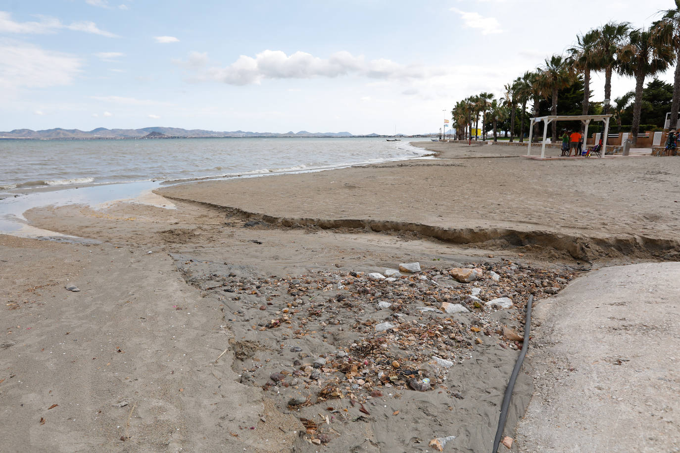 Fotos: Arrastres por las últimas lluvias en la playa de Los Narejos