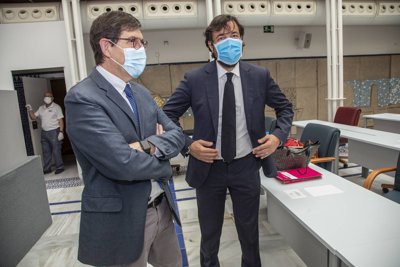 Fotos: López Miras anuncia otra rebaja de impuestos por valor de 30 millones de euros