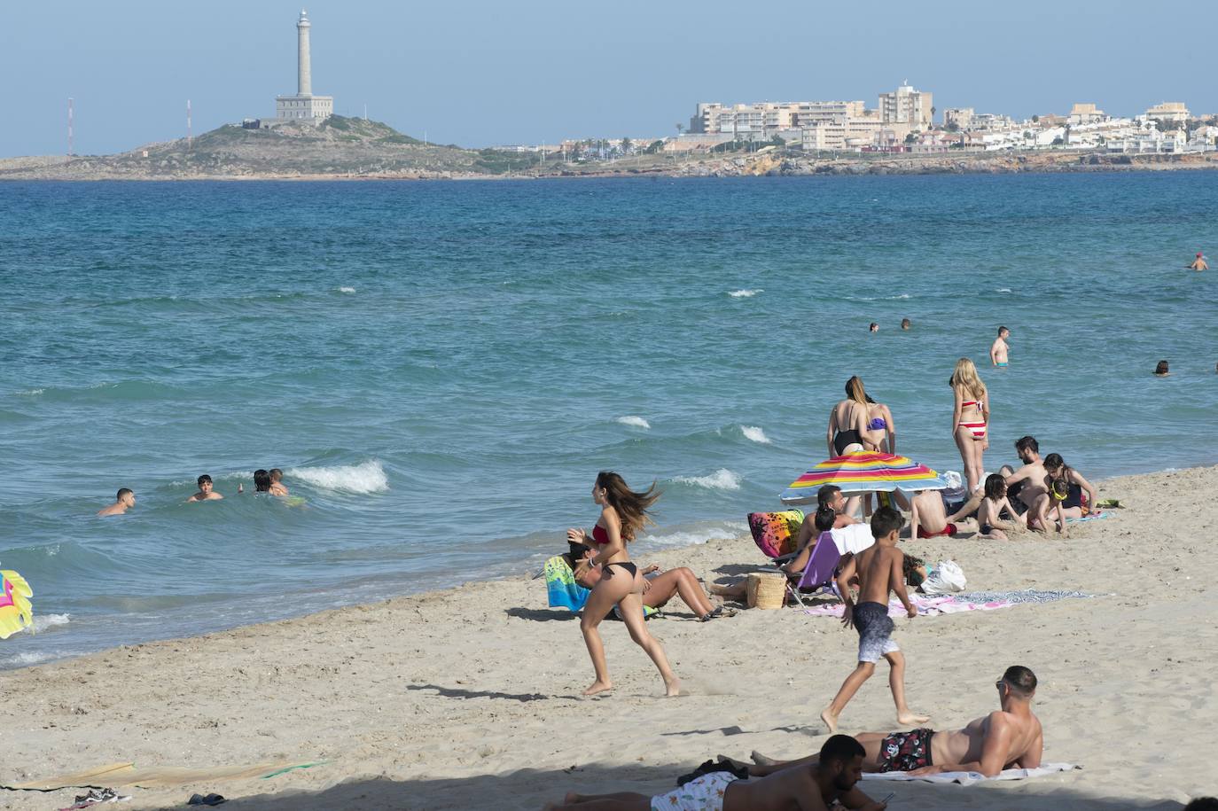 Fotos: La Comunidad no limitará el aforo en las playas tras las quejas de alcaldes de la costa