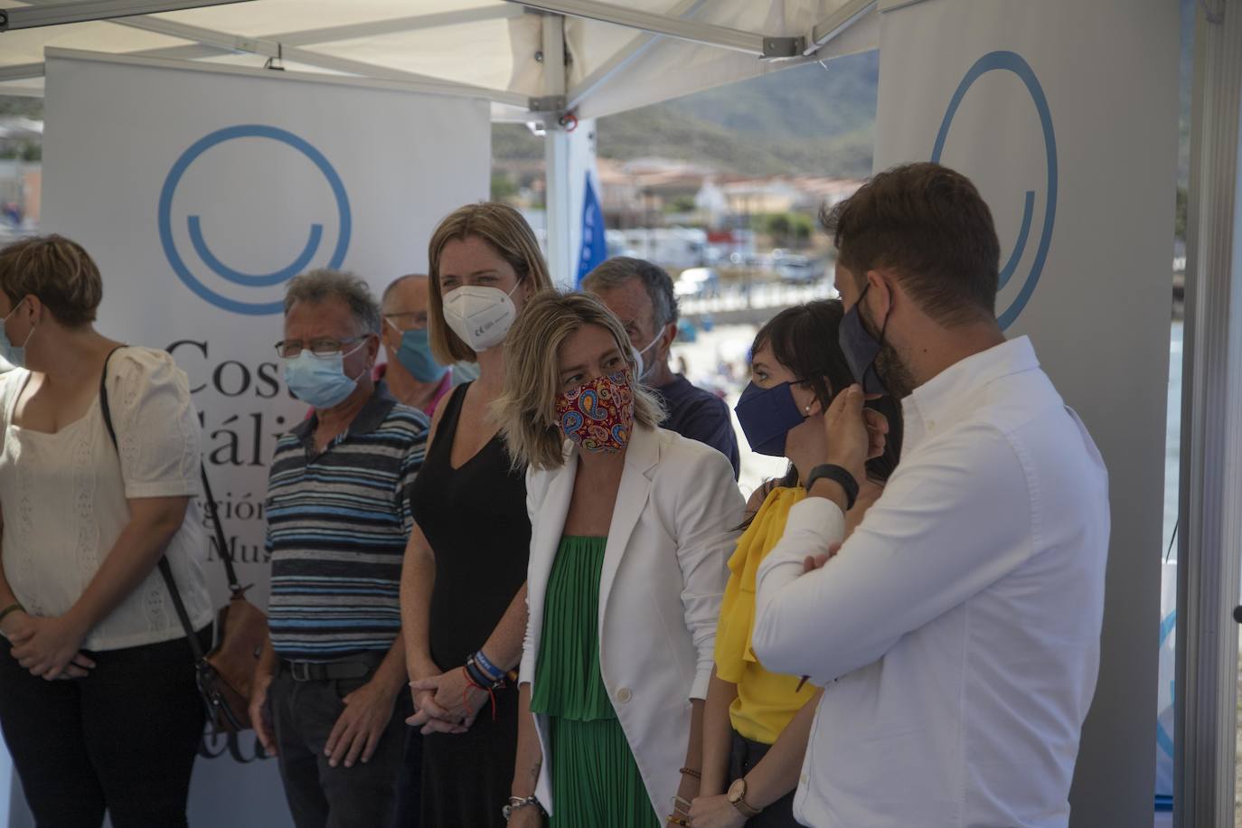 Fotos: Las playas de la Región reciben sus banderas azules