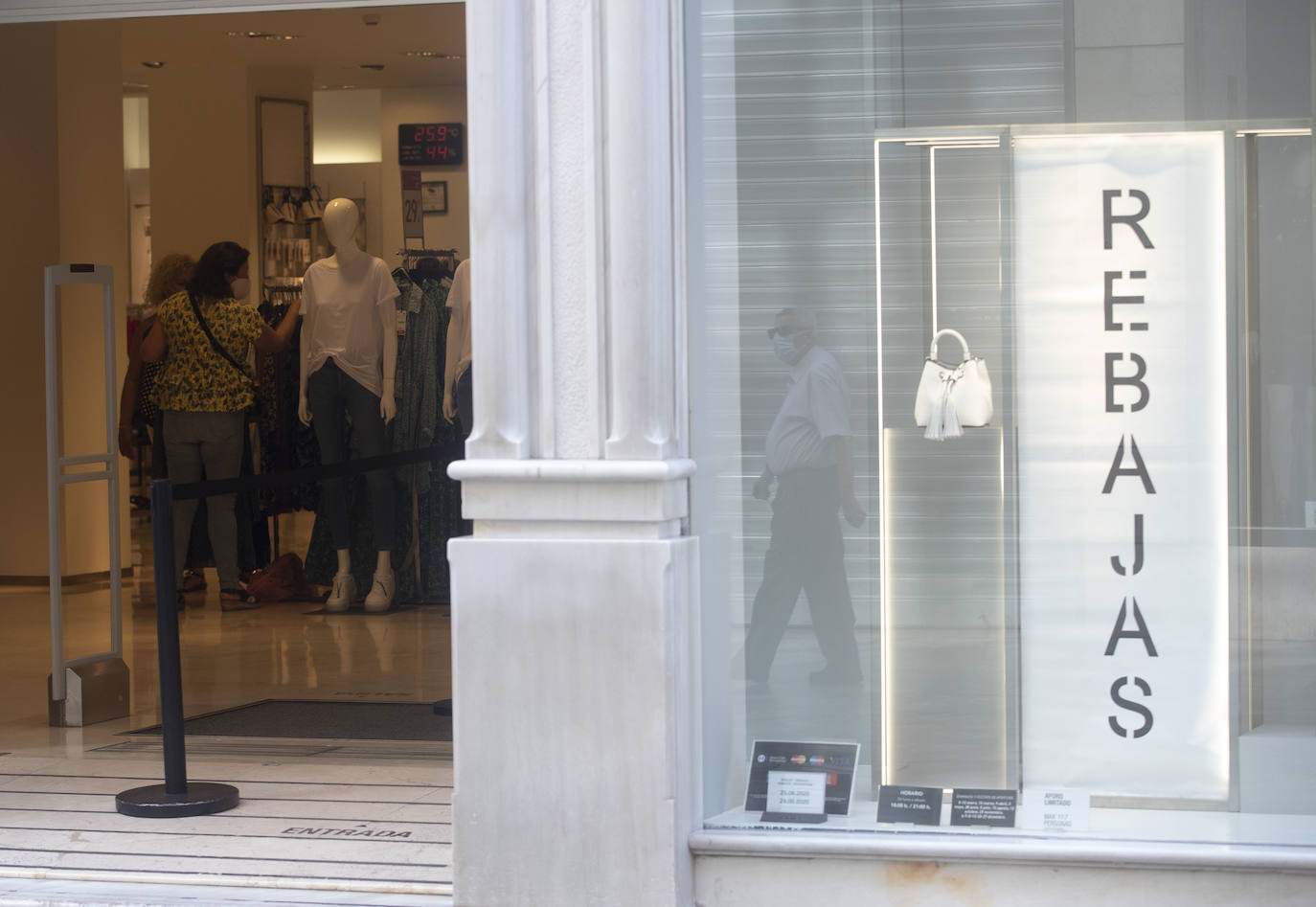 Fotos: El adelanto de las rebajas aumenta las ventas del comercio en Cartagena