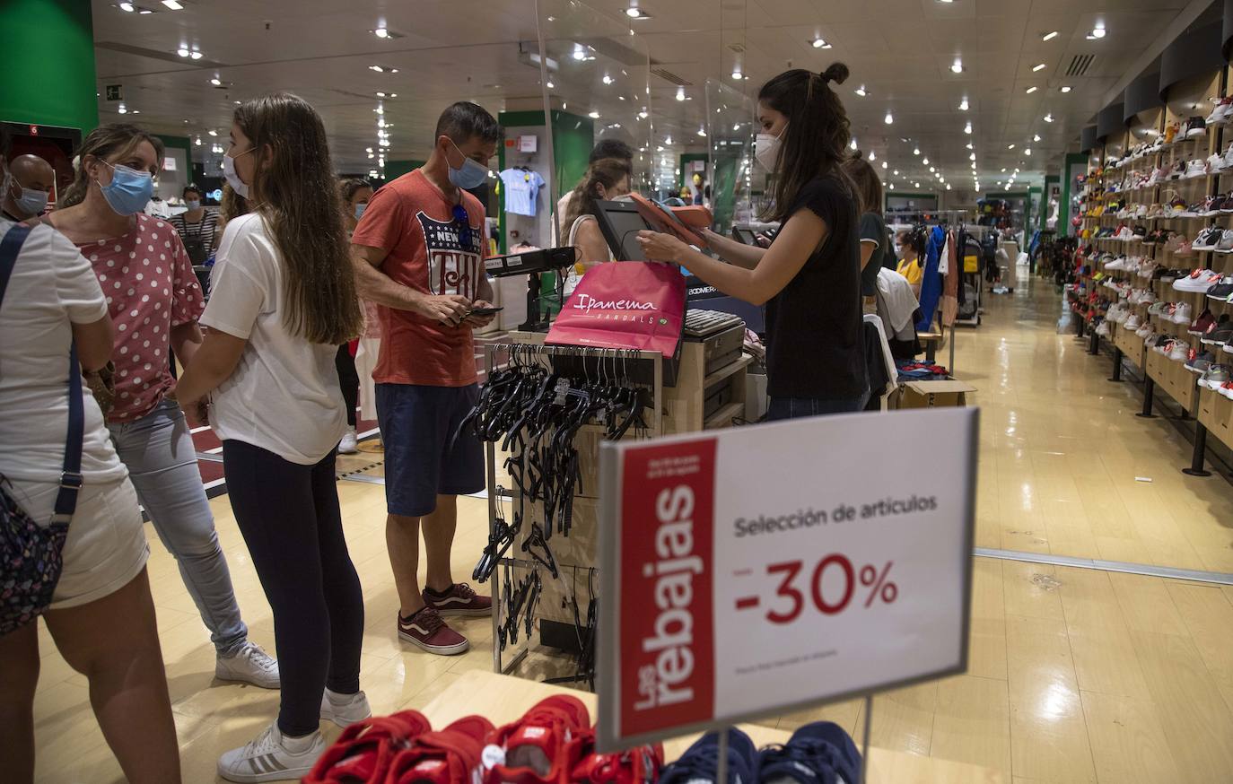Fotos: El adelanto de las rebajas aumenta las ventas del comercio en Cartagena