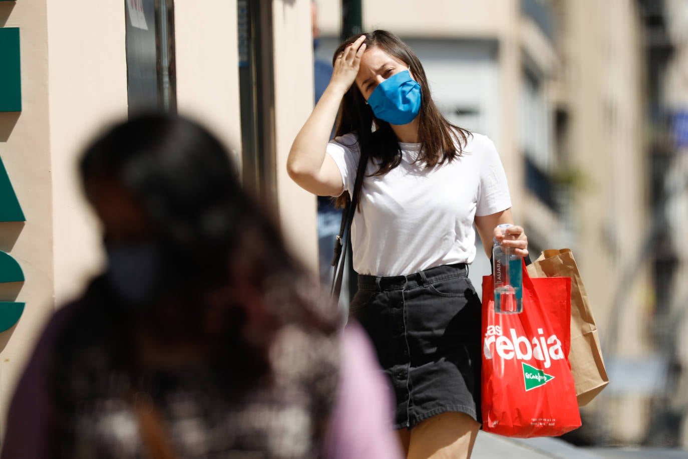 Fotos: Primeras rebajas en Murcia con mascarilla y distancia social