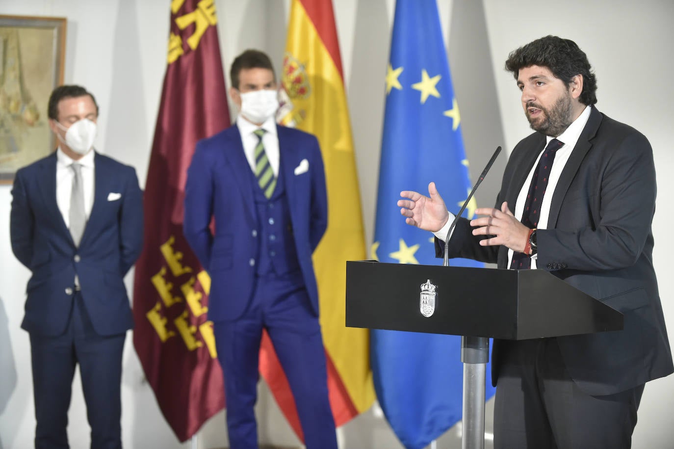 El presidente de la Comunidad, Fernando López Miras, se reunió ayer con representantes de la Fundación del Toro de Lidia.