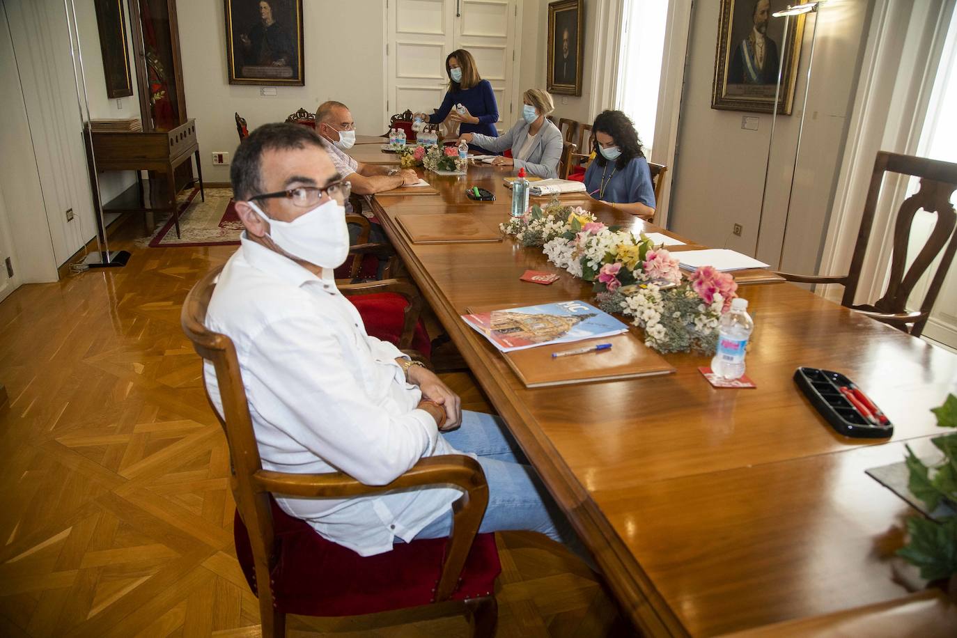 Fotos: José López se niega a disculparse con el jefe técnico de Infraestructuras