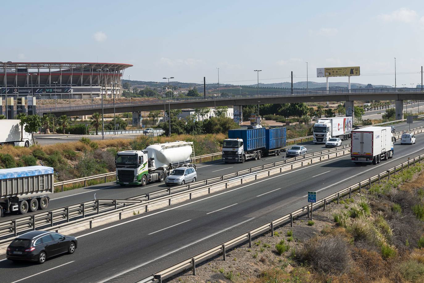 Fotos: Los desplazamientos por carretera en la Region caen un 20% pese al fin de las restricciones