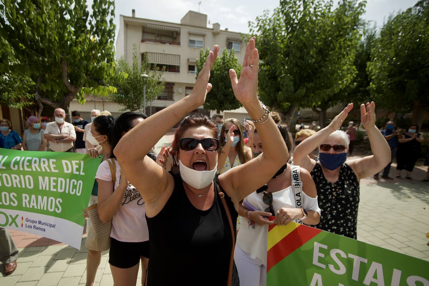 Fotos: Los vecinos de Los Ramos exigen la reapertura del consultorio