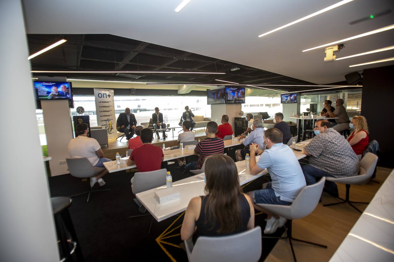 Fotos: Belmonte y Breis, con los suscriptores de LA VERDAD