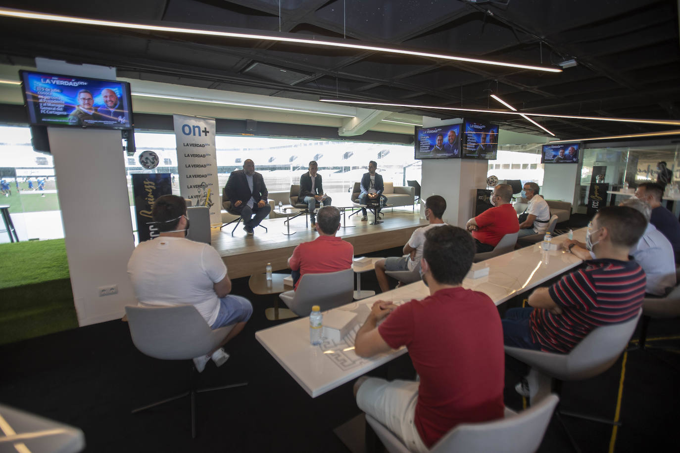 Fotos: Belmonte y Breis, con los suscriptores de LA VERDAD