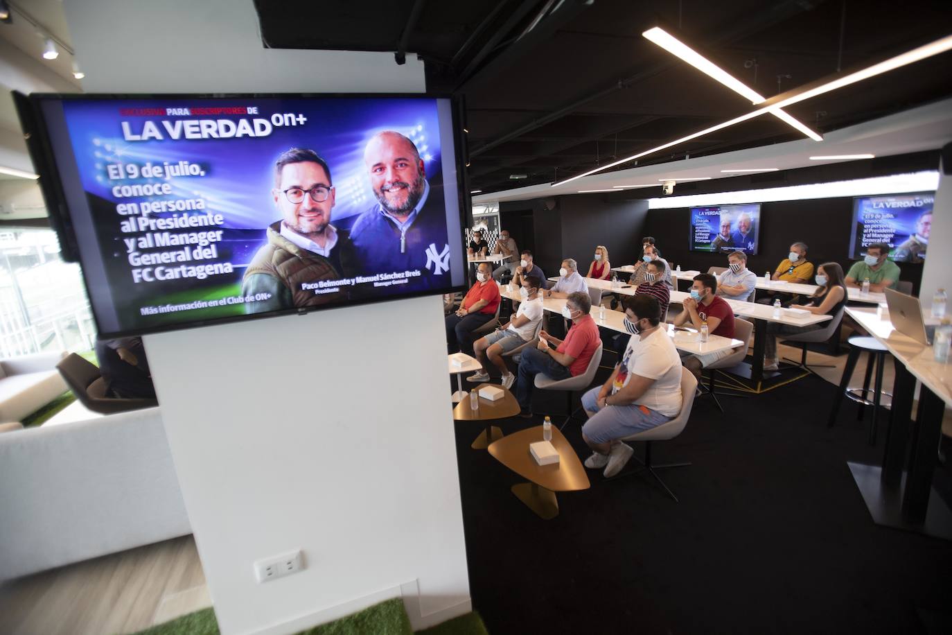 Fotos: Belmonte y Breis, con los suscriptores de LA VERDAD