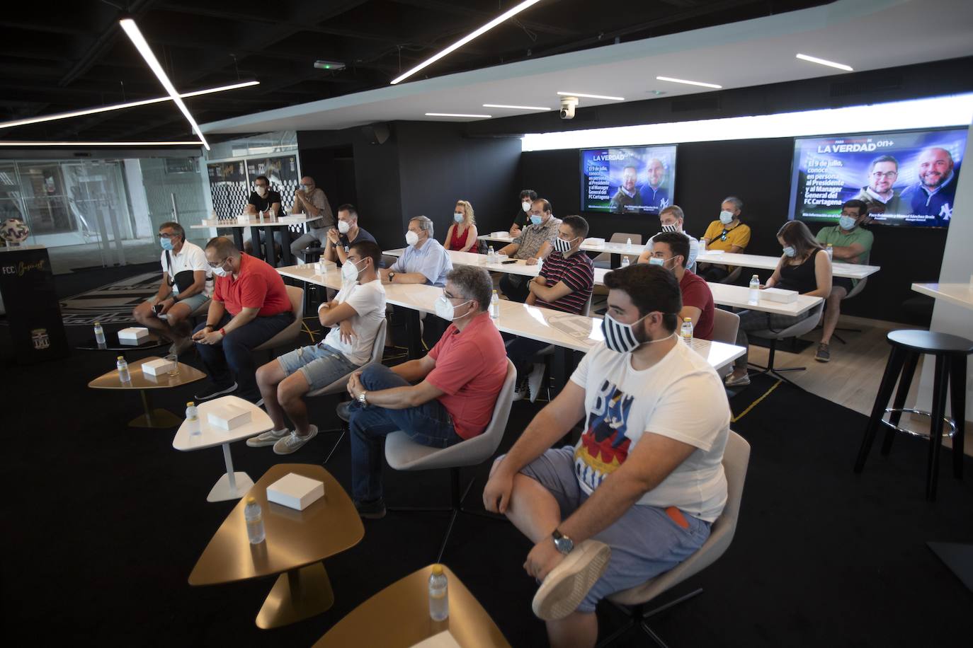 Fotos: Belmonte y Breis, con los suscriptores de LA VERDAD