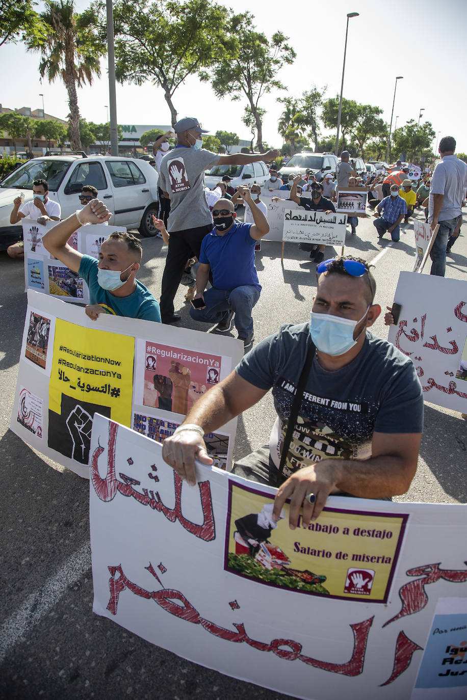 Fotos: Inmigrantes se concentran en Torre Pacheco para reclamar mejores condiciones laborales