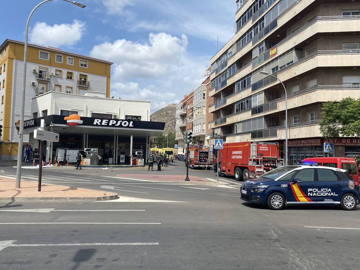 Fotos: Explosión en una gasolinera de Cartagena