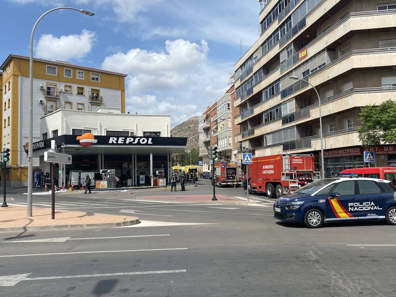 Fotos: Explosión en una gasolinera de Cartagena