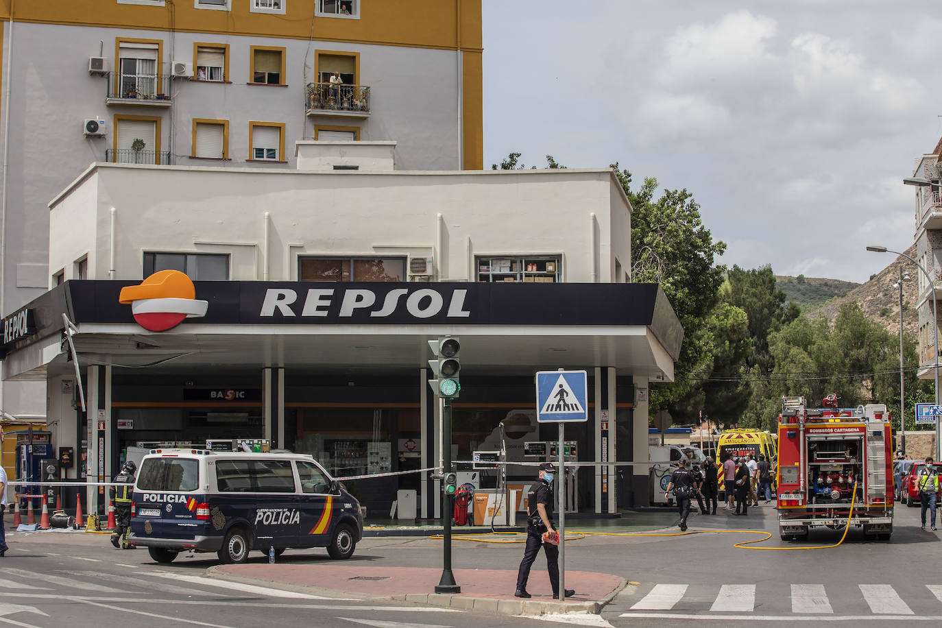 Fotos: Explosión en una gasolinera de Cartagena