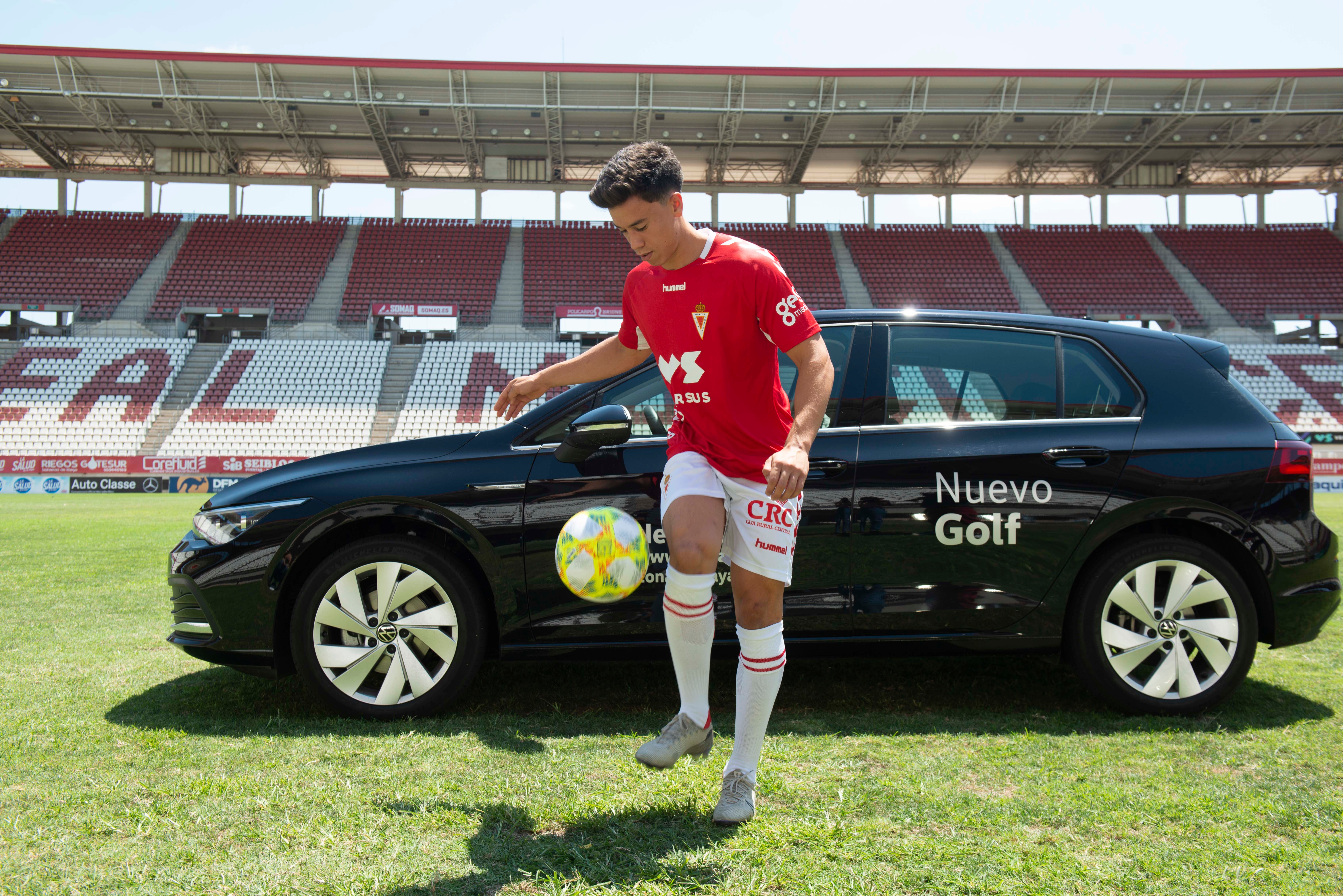 Fotos: Presentación de Junior Martínez como jugador del Real Murcia
