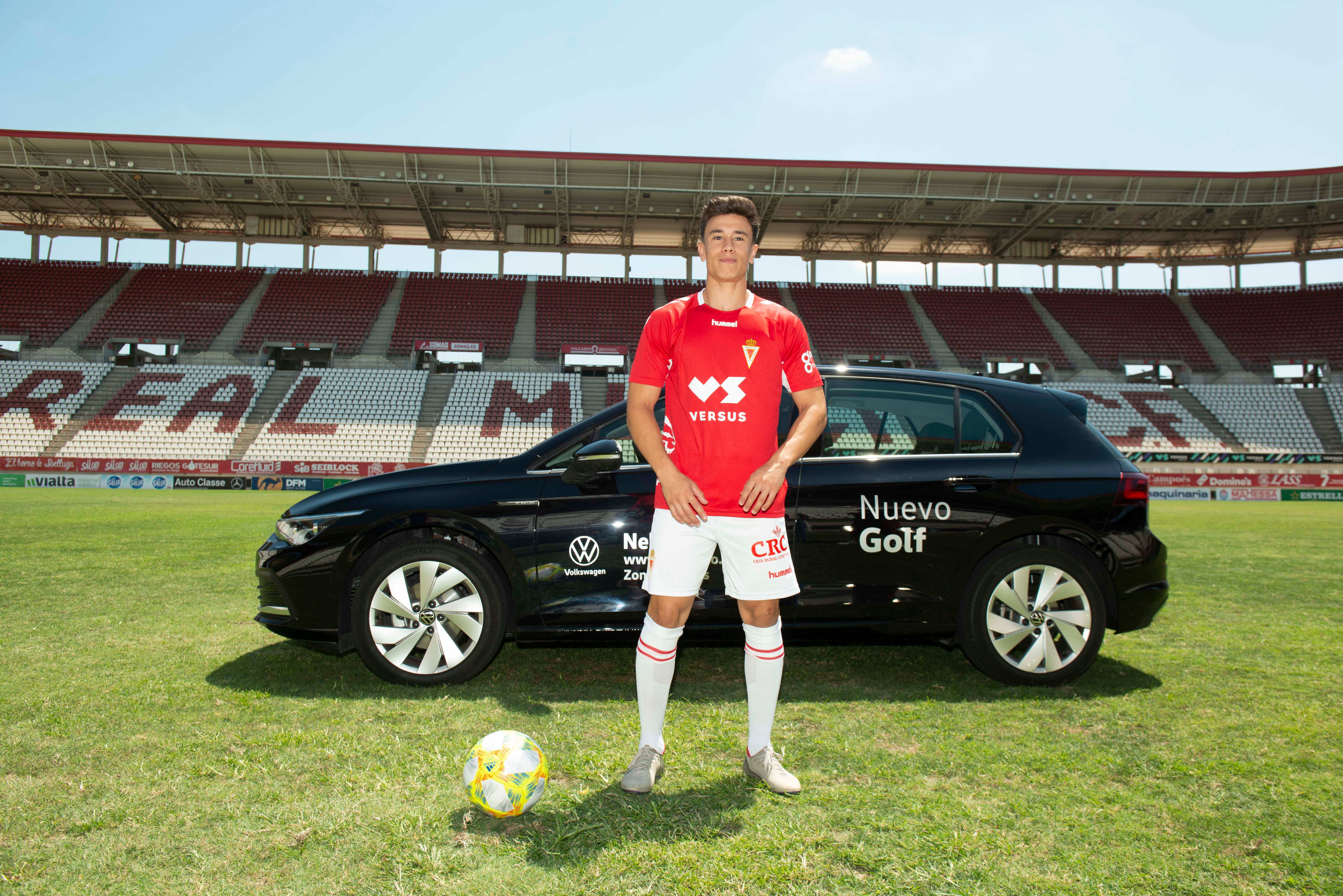 Fotos: Presentación de Junior Martínez como jugador del Real Murcia