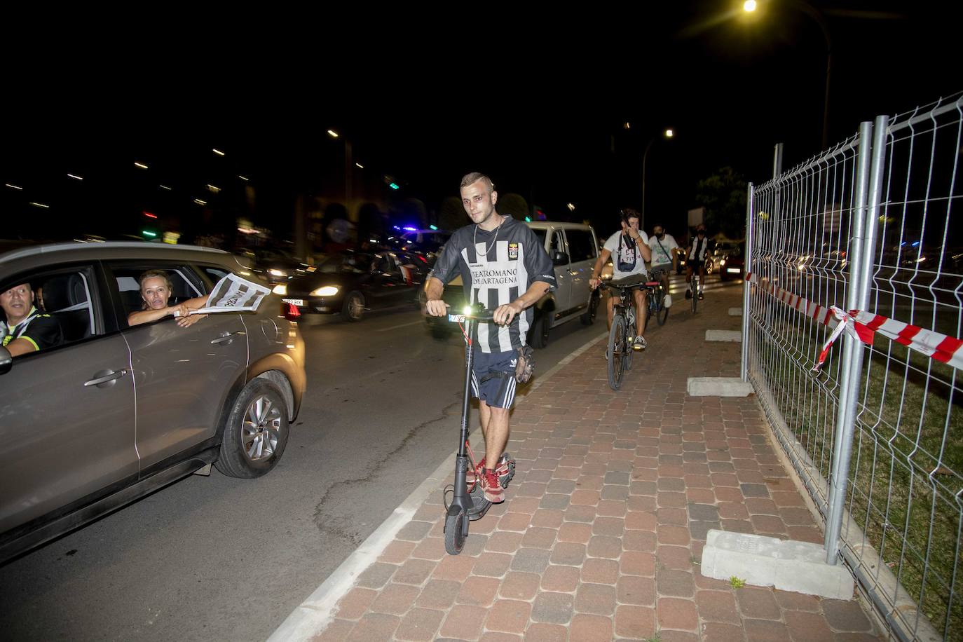 Fotos: Así está viviendo la afición blanquinegra el partido en Cartagena