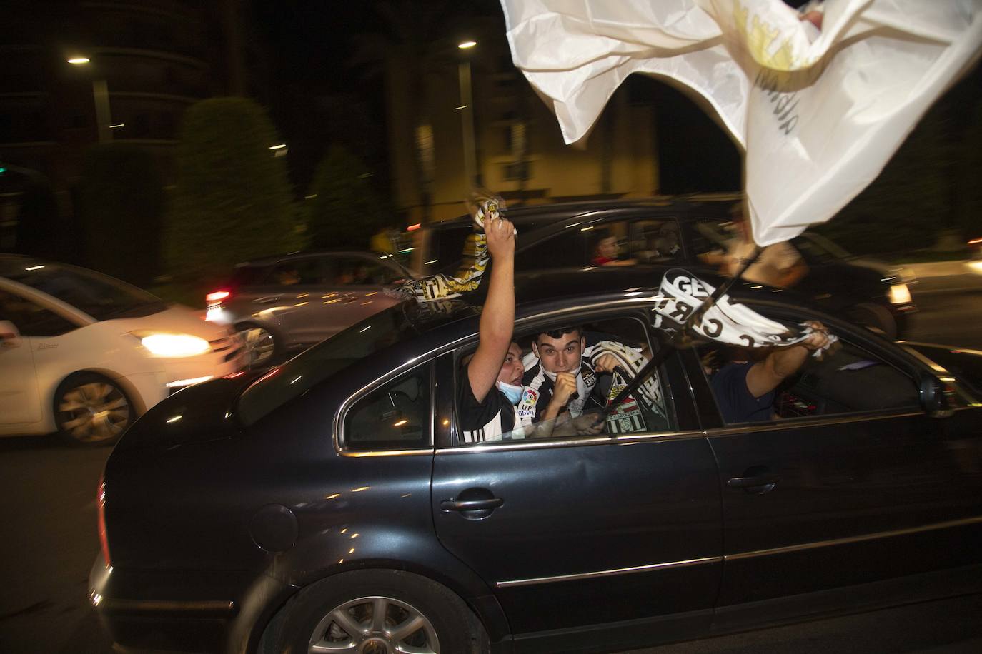 Fotos: Así está viviendo la afición blanquinegra el partido en Cartagena