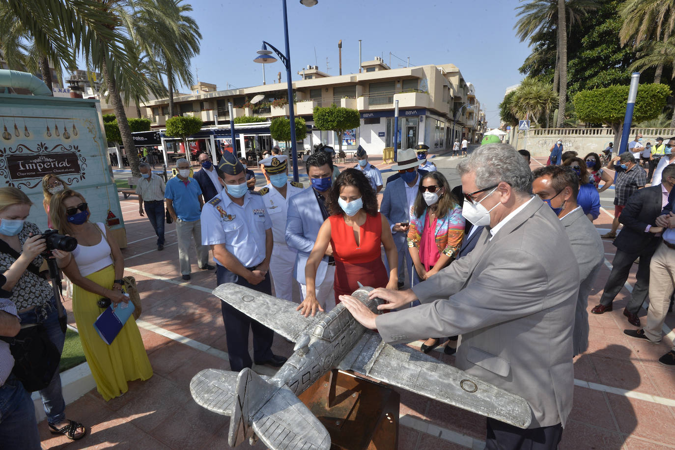 Fotos: Cinco aviones en miniatura &#039;aterrizan&#039; en La Ribera
