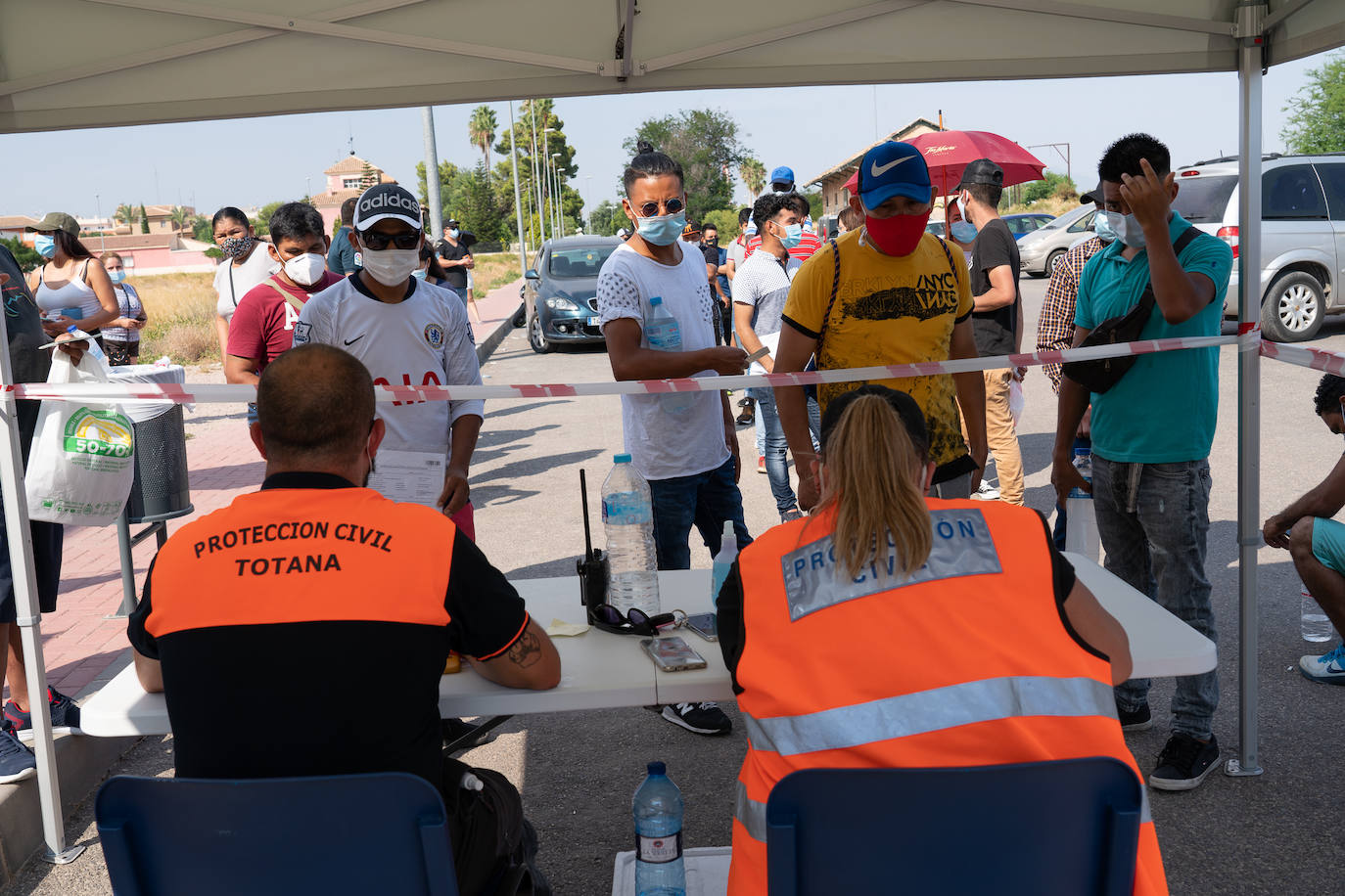 Fotos: Recogida de muestras para las pruebas PCR en Totana