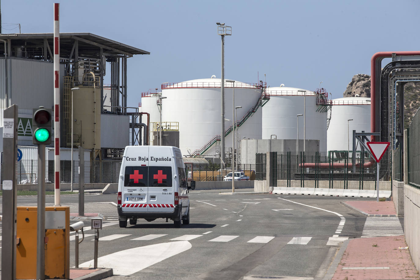 Fotos: Campamento de inmigrantes en el Puerto de Cartagena.