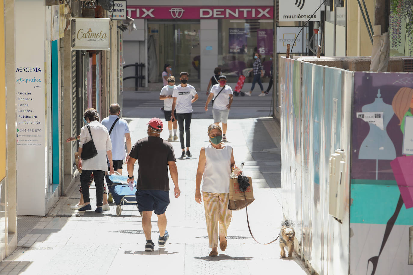 Fotos: El sector hostelero paga en Lorca los platos rotos por el temor a un rebrote